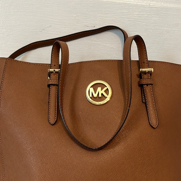 Michael Kors Jet Set Travel Saffiano Tote Large Bag Gold Tone Hardware Leather - Picture 2 of 11